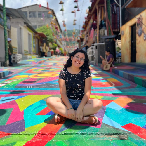 Coral reef deep cave Blue Hole, Belize © Tami Freed/Shutterstock